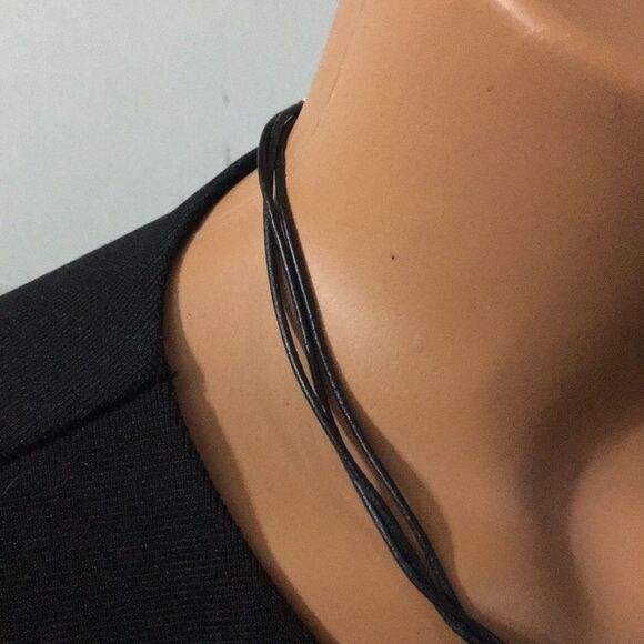 Chic SilverTone Equal-Armed Cross Pendant on Black Leather - Picture 5 of 9